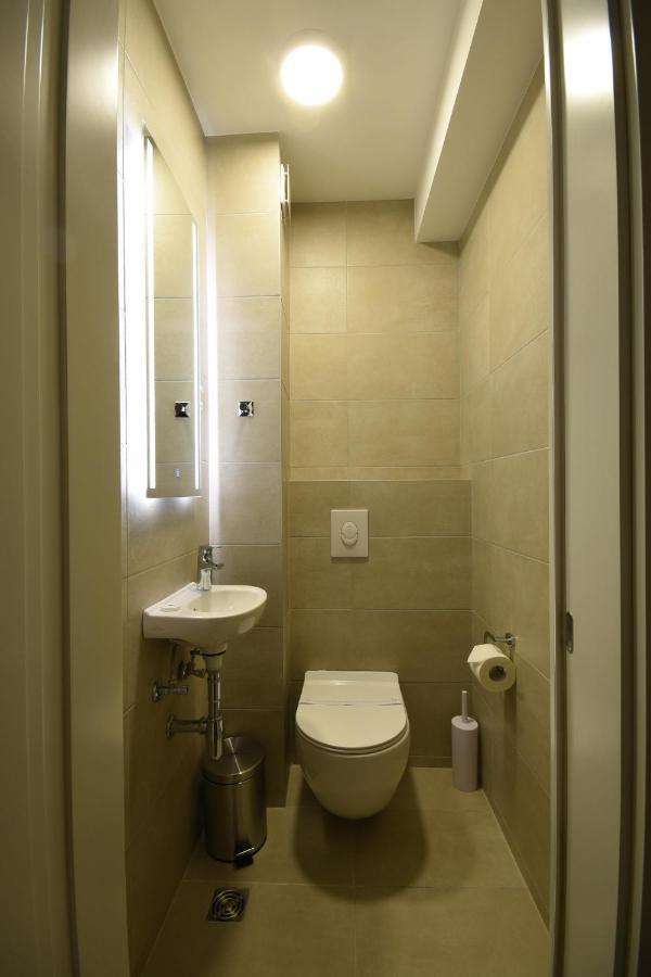 Hotel Lora Belgrade Exterior photo