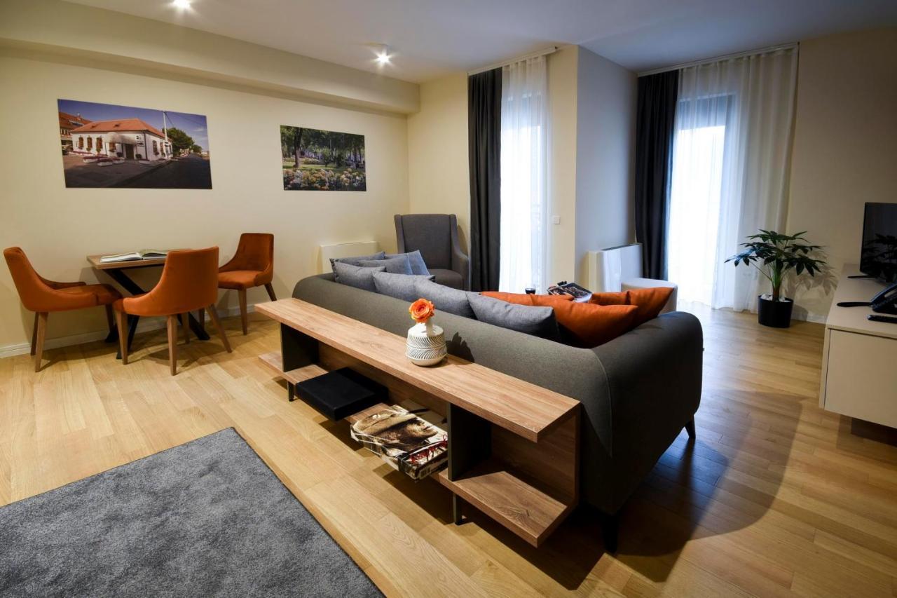 Hotel Lora Belgrade Exterior photo