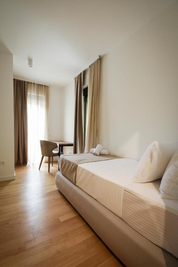 Hotel Lora Belgrade Exterior photo